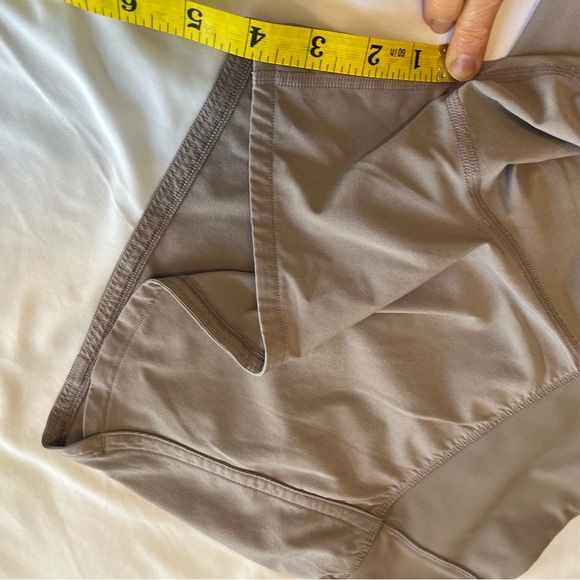 Lululemon Run Times Shorts size 4 Gray - Picture 9 of 10